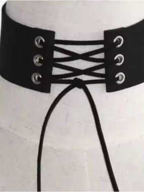 138- Women’s Assorted Chokers